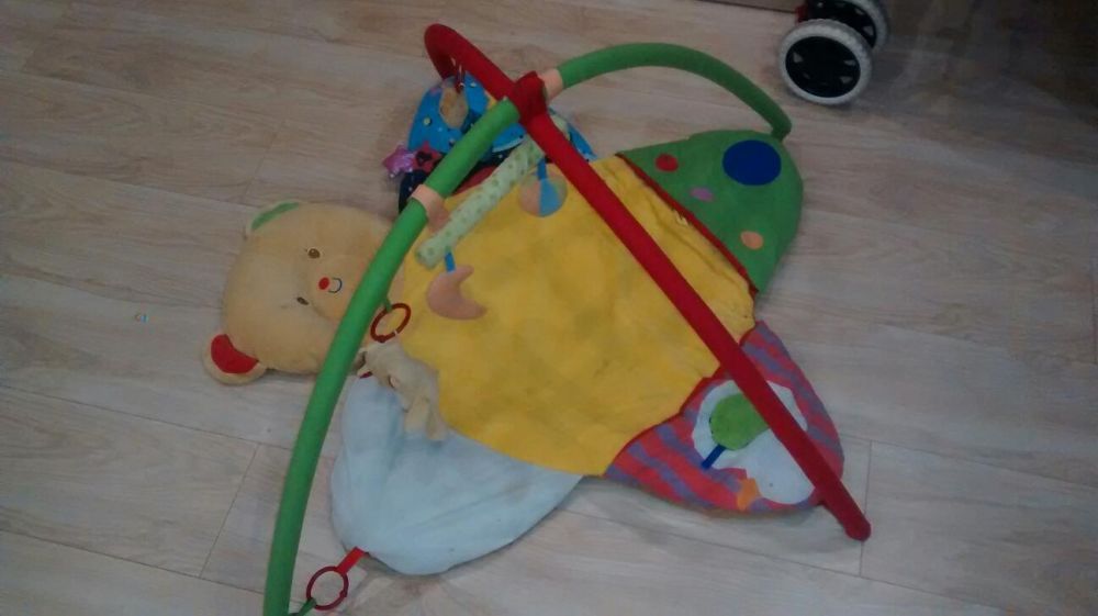 Гімнастичний килимок (коврик развивающий) с дугами для маленьких