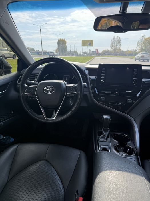 Toyota Camry 2021 elegance офіційна ціла на гарантії