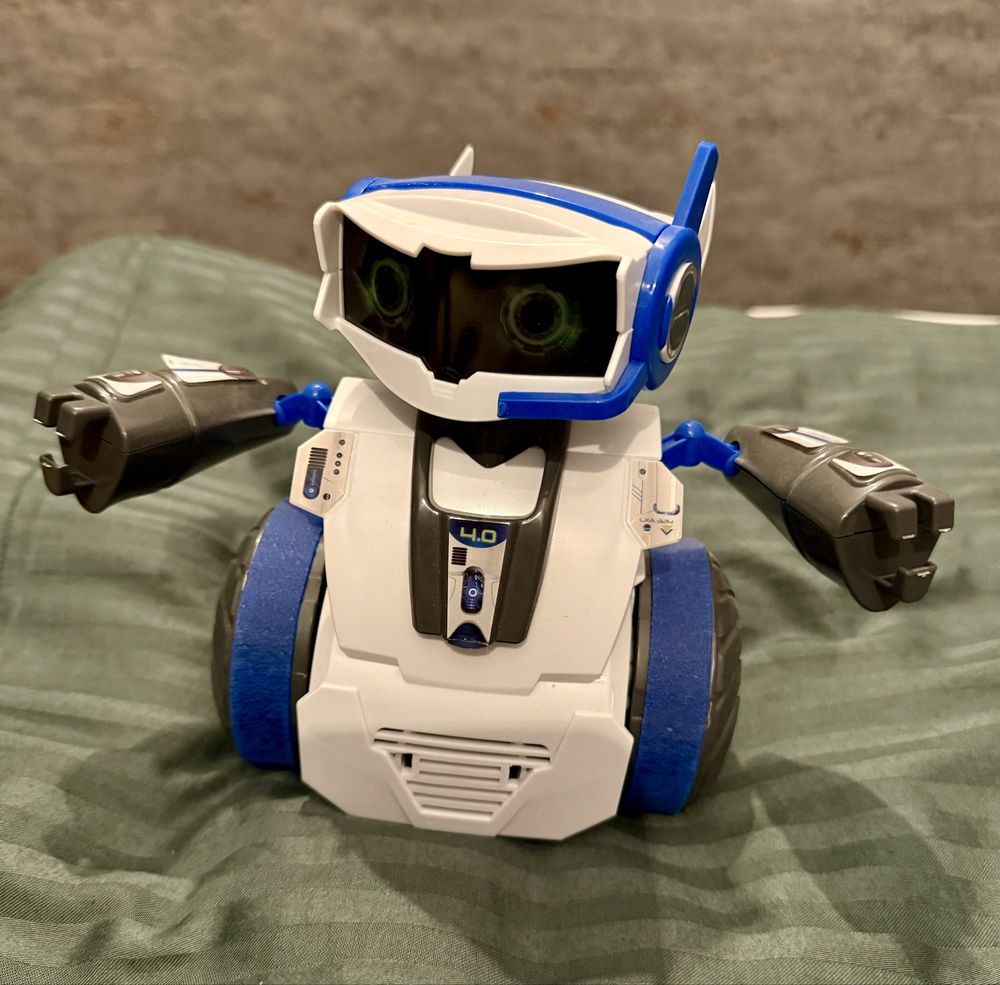 Cyber Talk Robot clenentoni