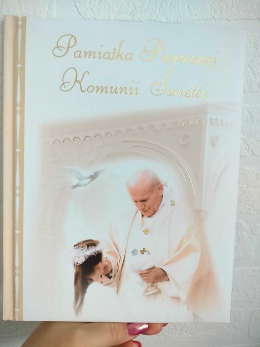 Pamiątka Pierwszej Komunii Świętej album zdjęcia pamiątkowe Olesiejuk