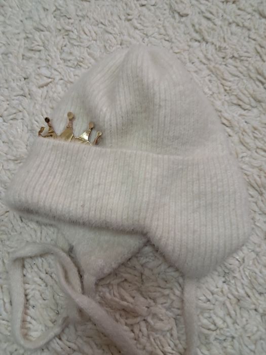 Зимова шапка для дівчинки