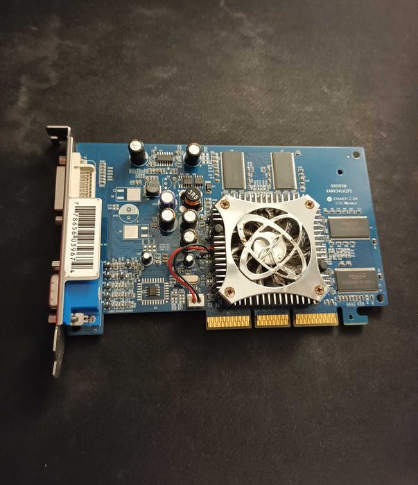 Placa Gráfica NVIDIA GeForce FX 5500. 256MB DDR