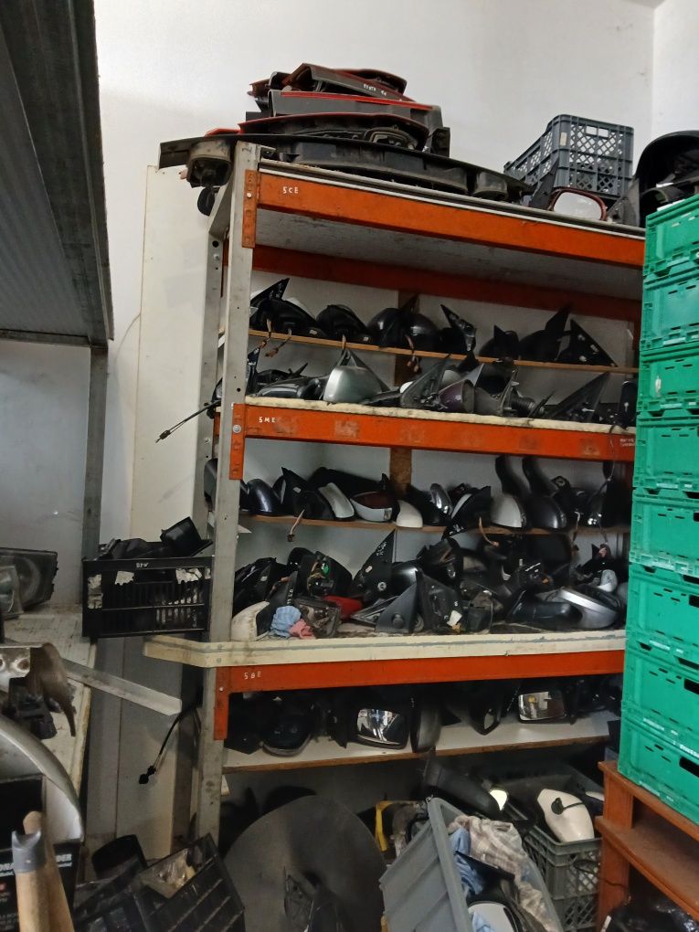 Vende-se recheio peças automóvel recentes