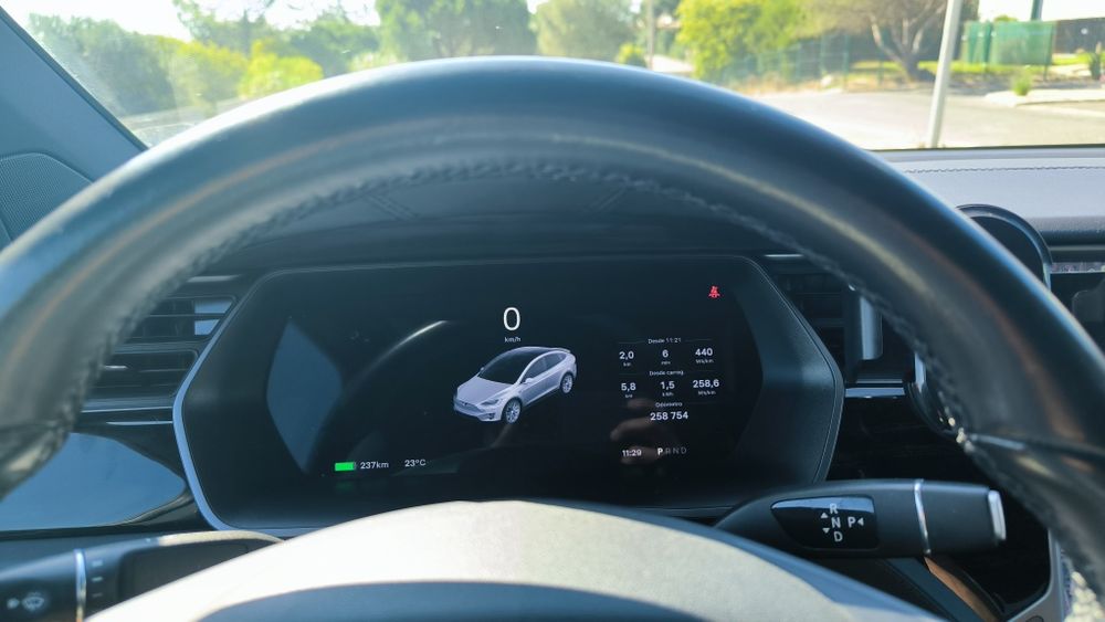 Tesla x 75D 2018