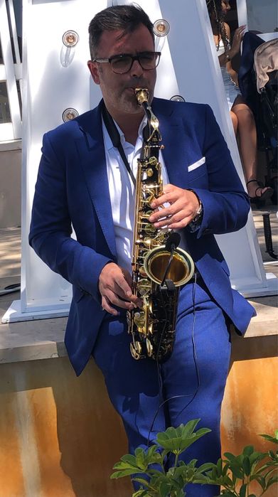 Andre Moises/ Saxofonista / Eventos /surpresa/catering/ aluguer de som