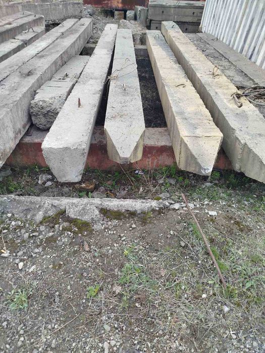 Продам фундаменты бетонные , блоки , сваи, колонны, полушпалы.