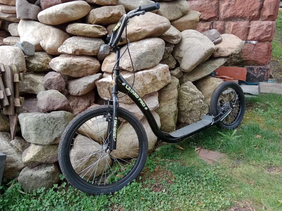 Hulajnoga na dużych kołach