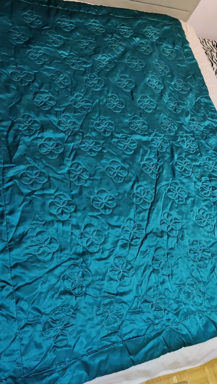 Narzuta dwustronna niebieska błękitna kołdra 1,35 x 1,95 m duży koc