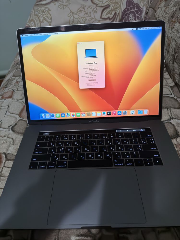 Продается MacBook Pro 2017 15 памьять 16/256