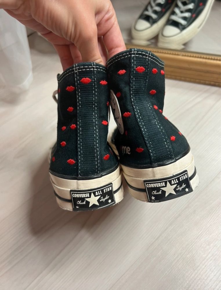 Converse Chuck 70 Embroidered Lips