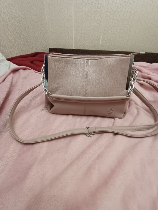 Сумка нова, ніжно рожевого кольору.