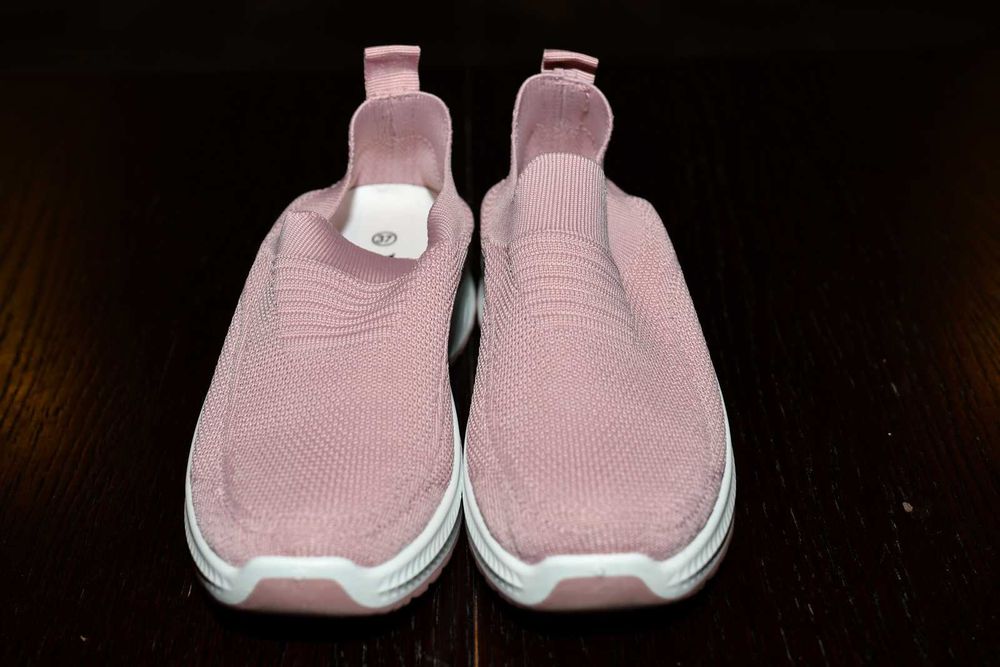 Nowe różowe buty wsuwane na koturnie r. 37