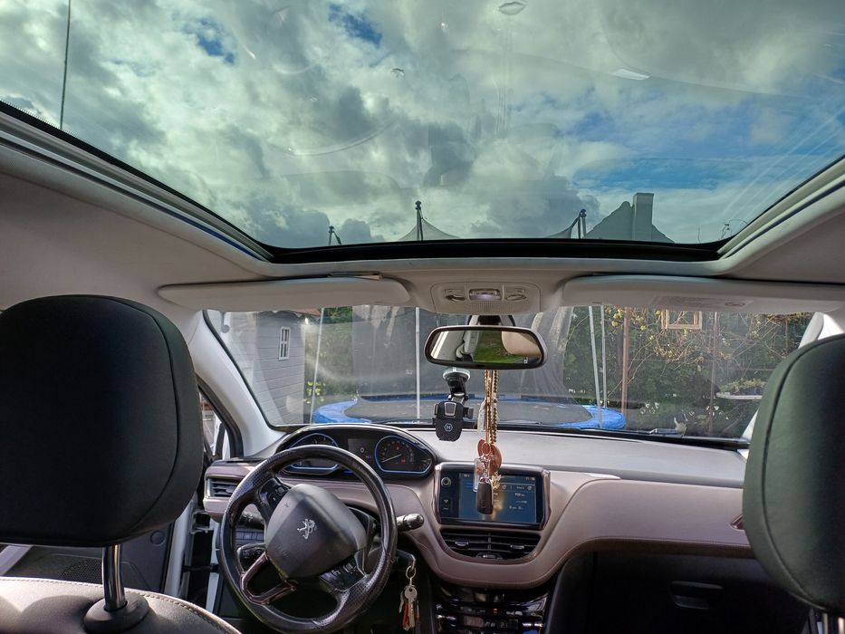 Peugeot 2008 Biała perła