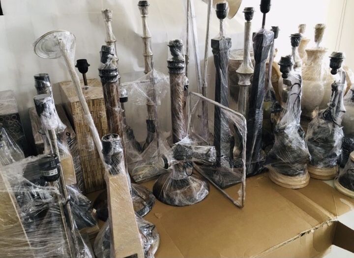 Stock lote +/- 80 candeeiros | +/- 30 apliques | -/+ 130 abajures