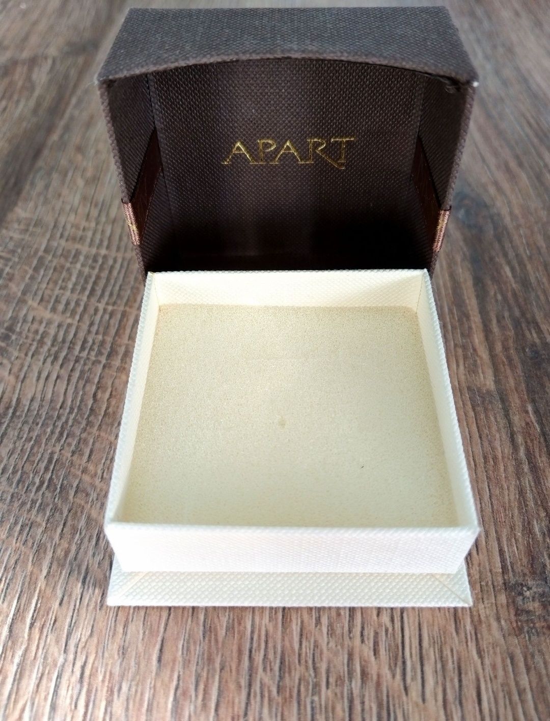 Pudełko na biżuterię APART