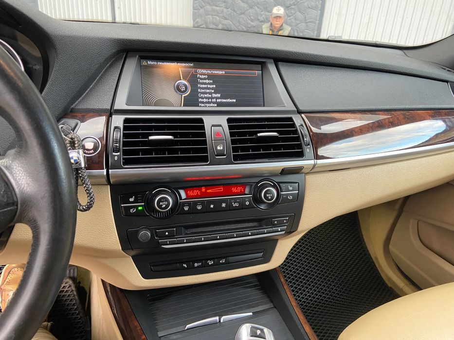 BMW X5 / Рік випуску 2010.