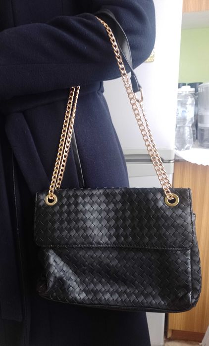 Torebka ze złotym łańcuszkiem z Londynu