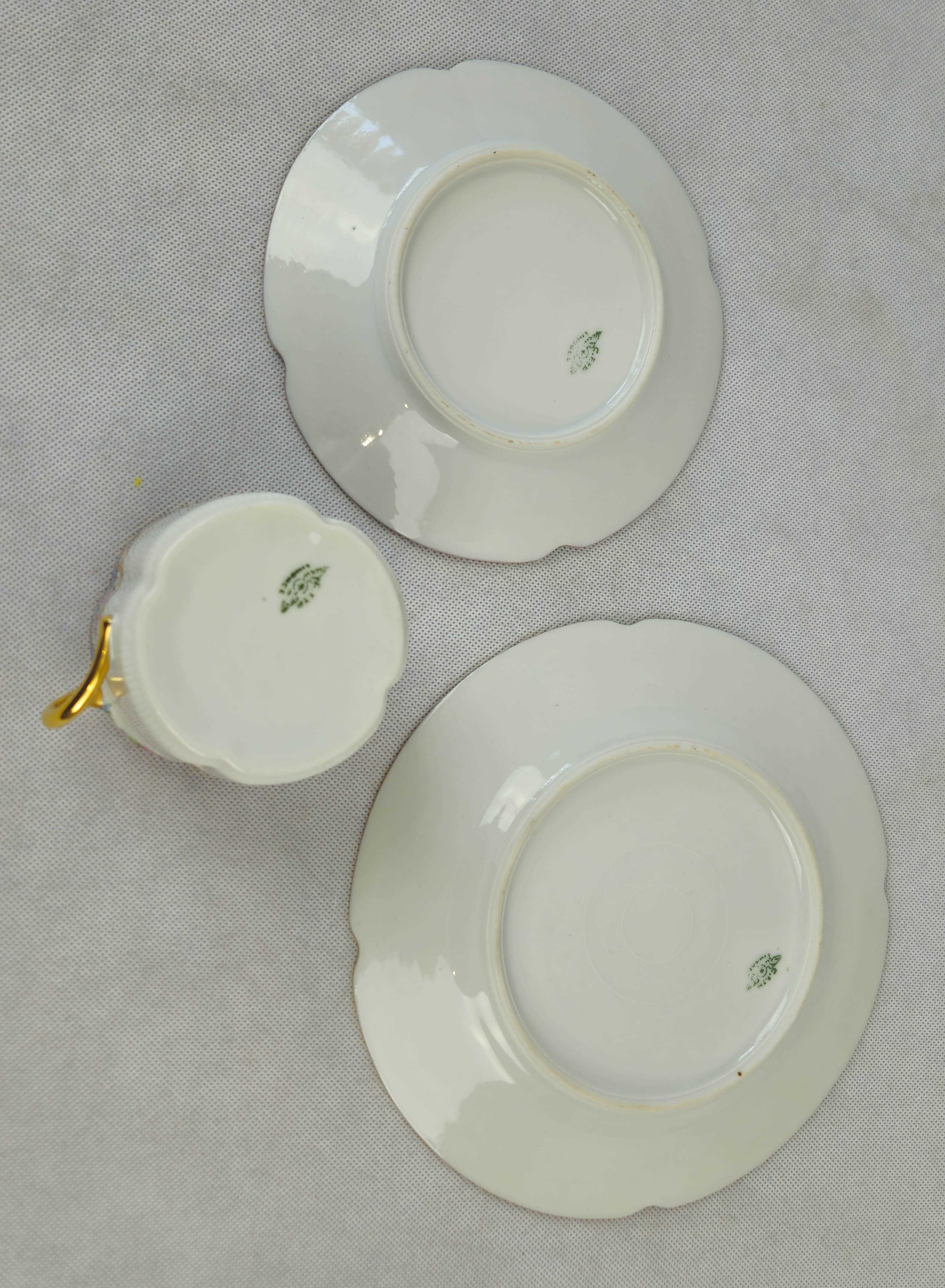 Piękna filiżanka z białej porcelany sygnatura LIMOGES