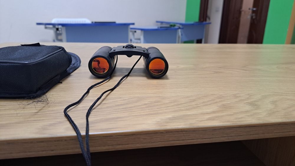 Бінокль невеличкий