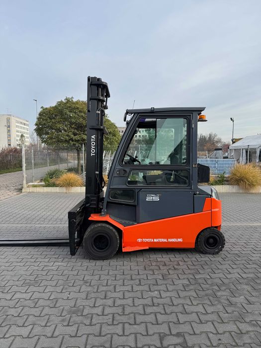 Wózek widłowy elektryczny Toyota 8FBMT25 Koła Bliźniaki | bateria 2023