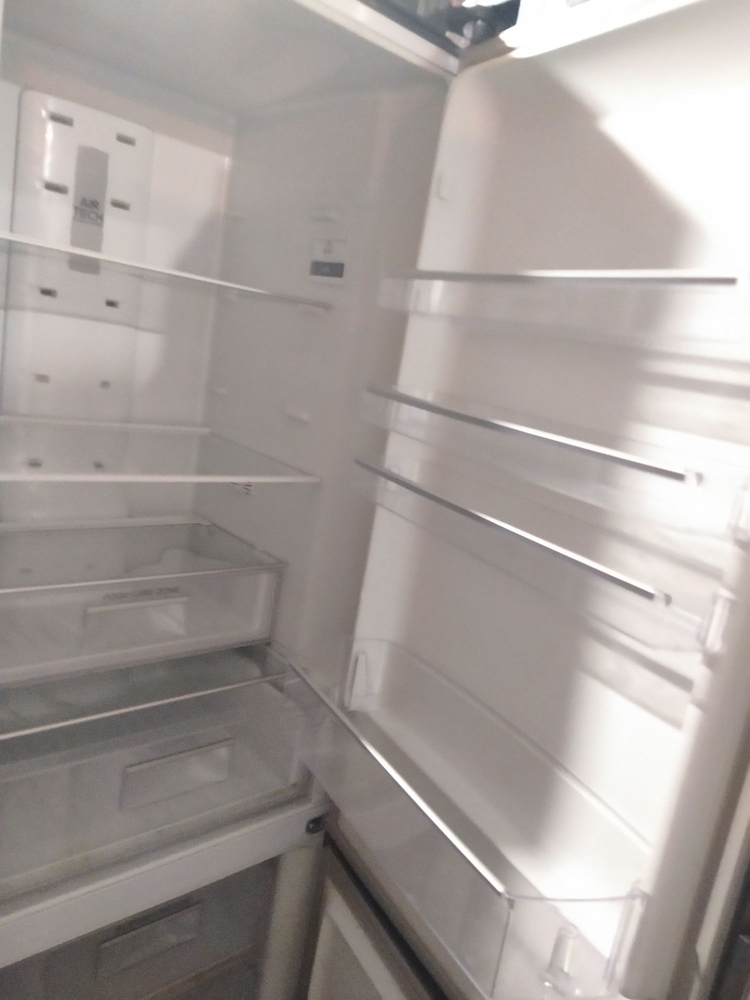 Продам холодильник Samsung сухая заморозка
