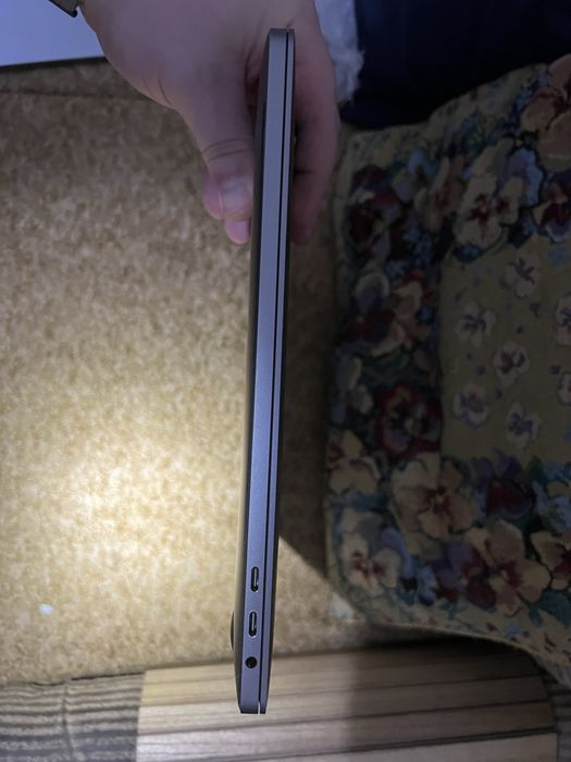 Macbook pro16 a2141 i7 16gb Radeon pro 5300m 4gb 1TB