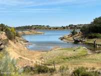 Terreno com 6,9 hectares e duas ruínas em Monsaraz junto ao Alqueva