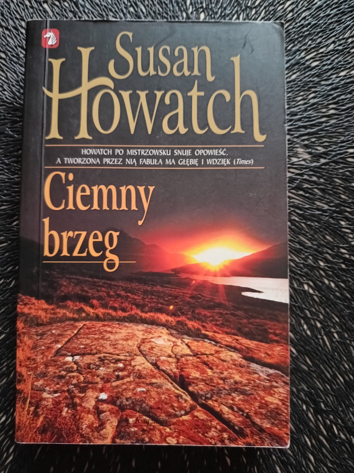 Książka "Ciemny brzeg" Susan Howatch