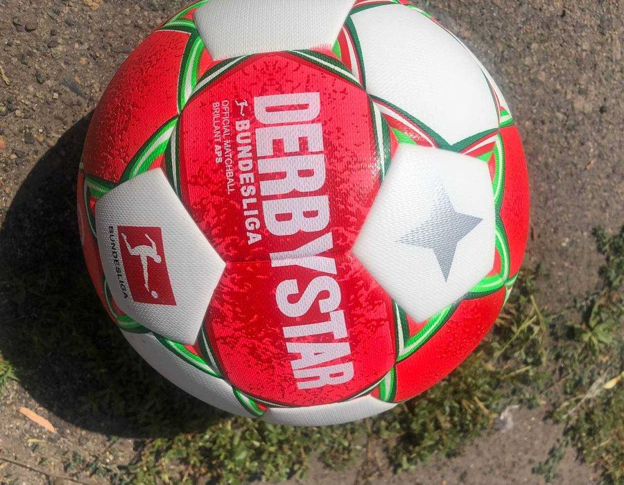 М’яч DERBYSTAR  для тренувань та матчів