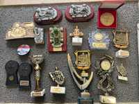 Vendo troféus antigos (mais de 20 anos) de karts, à melhor oferta