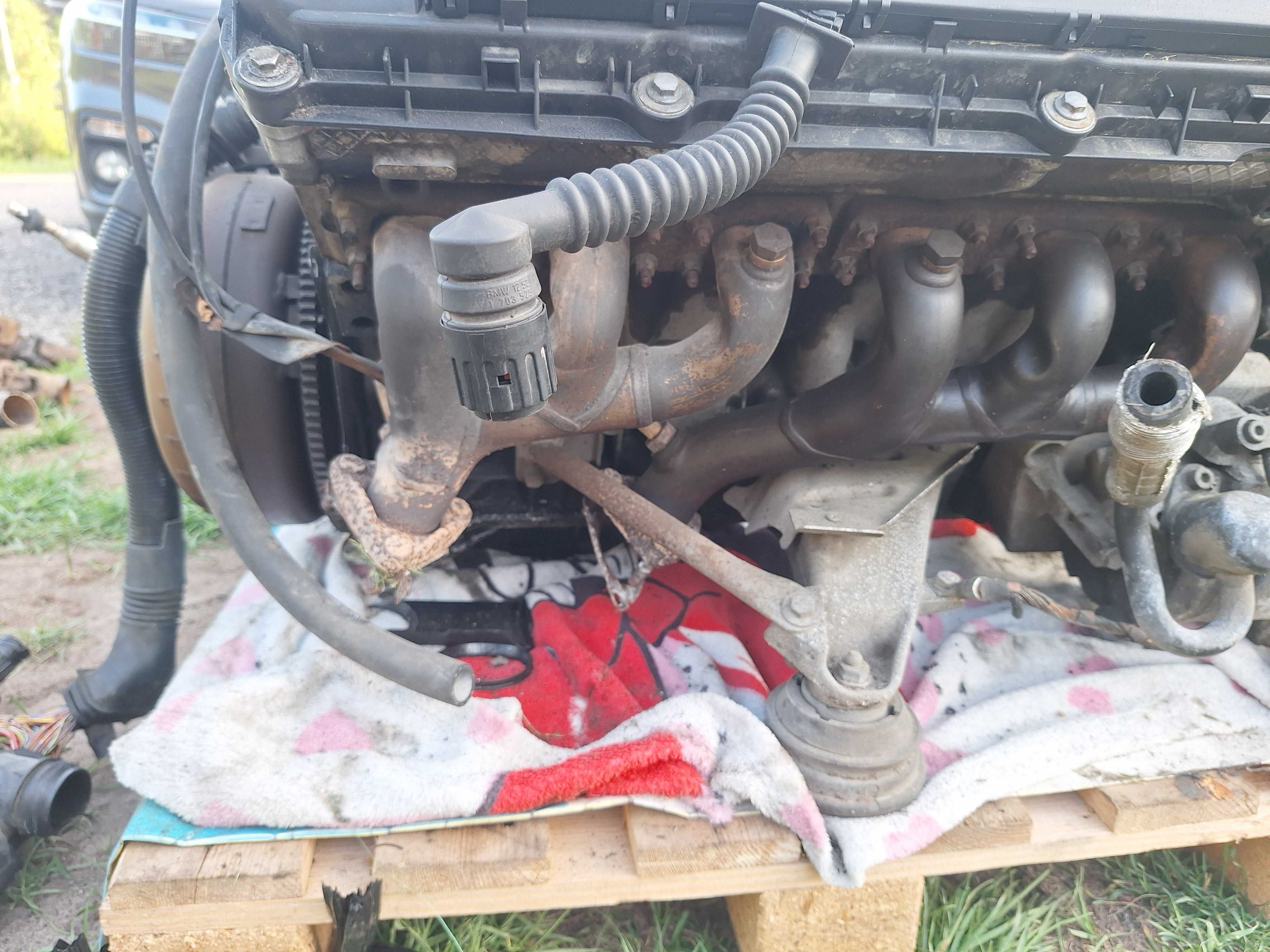 Silnik m52 jeden vanos do BMW e36 e39 na części głowica wałki miska