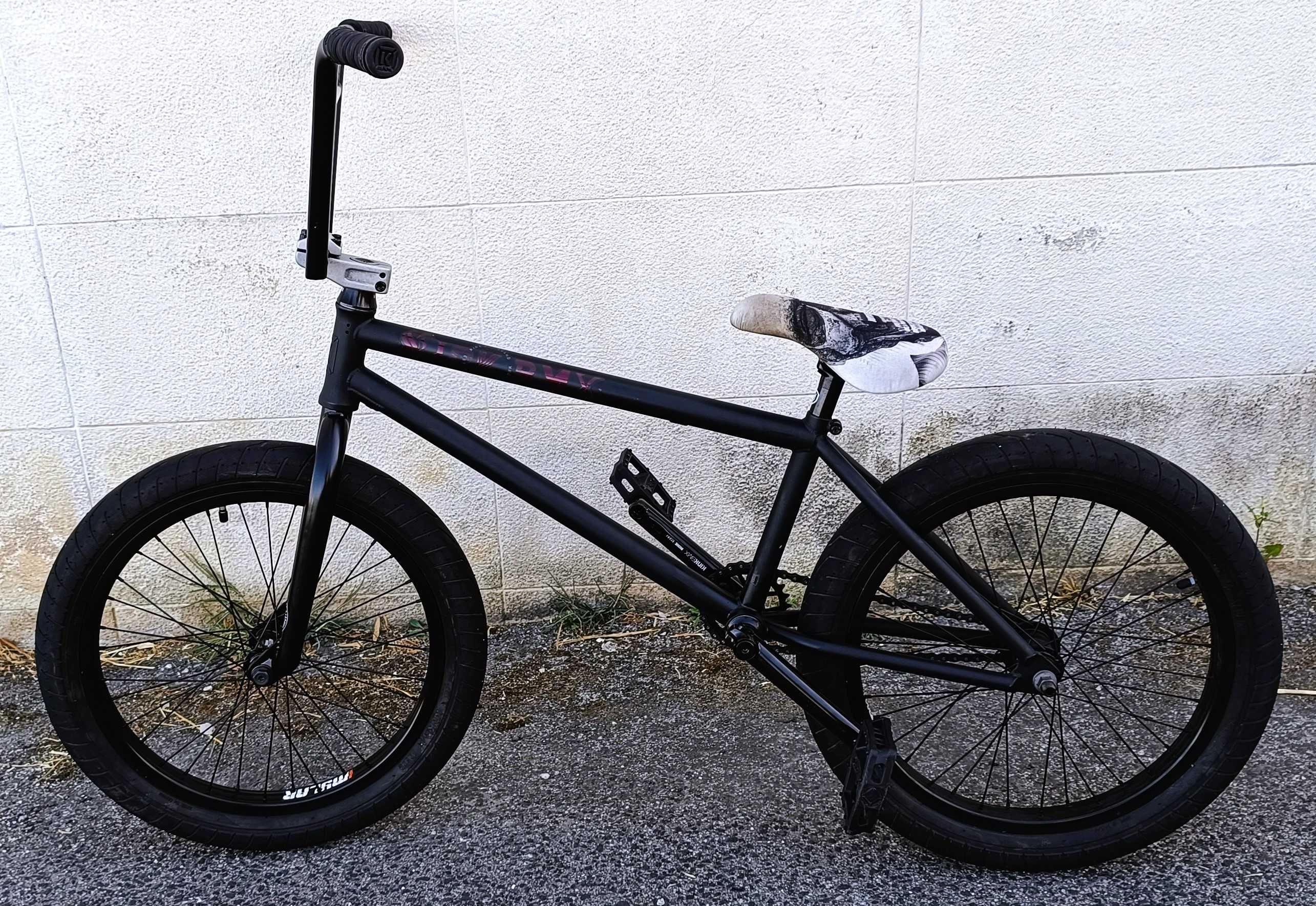 Bicicleta BMX Profissional Kink Switch 2022 Original – Como nova!