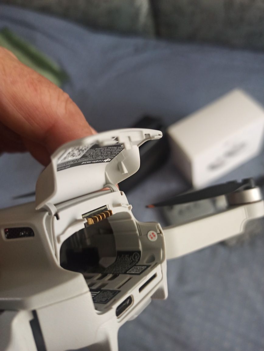 Dron Dji Mini 2Fly More Combo.