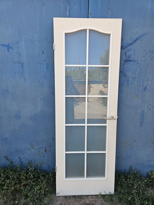 Двері вхідні б.у металопластикові двері вікна мііжкімнатні