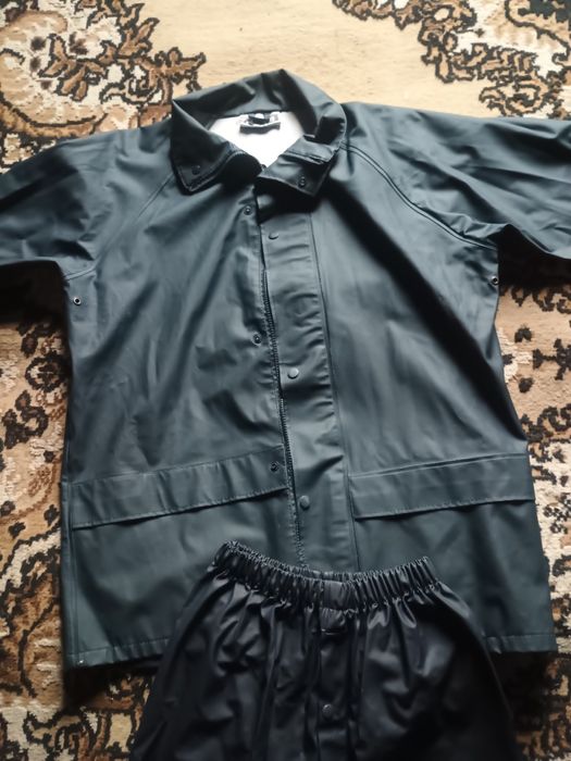 Kurtka przeciwdeszczowa