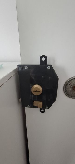 Porta de casa c/ fechadura nova