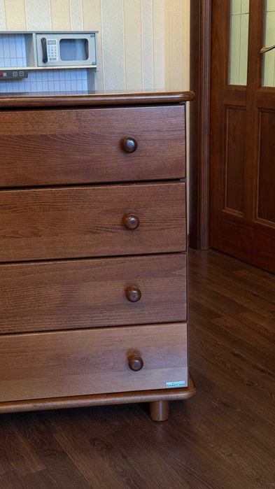 Продаю пелінальний комод з масиву бука.