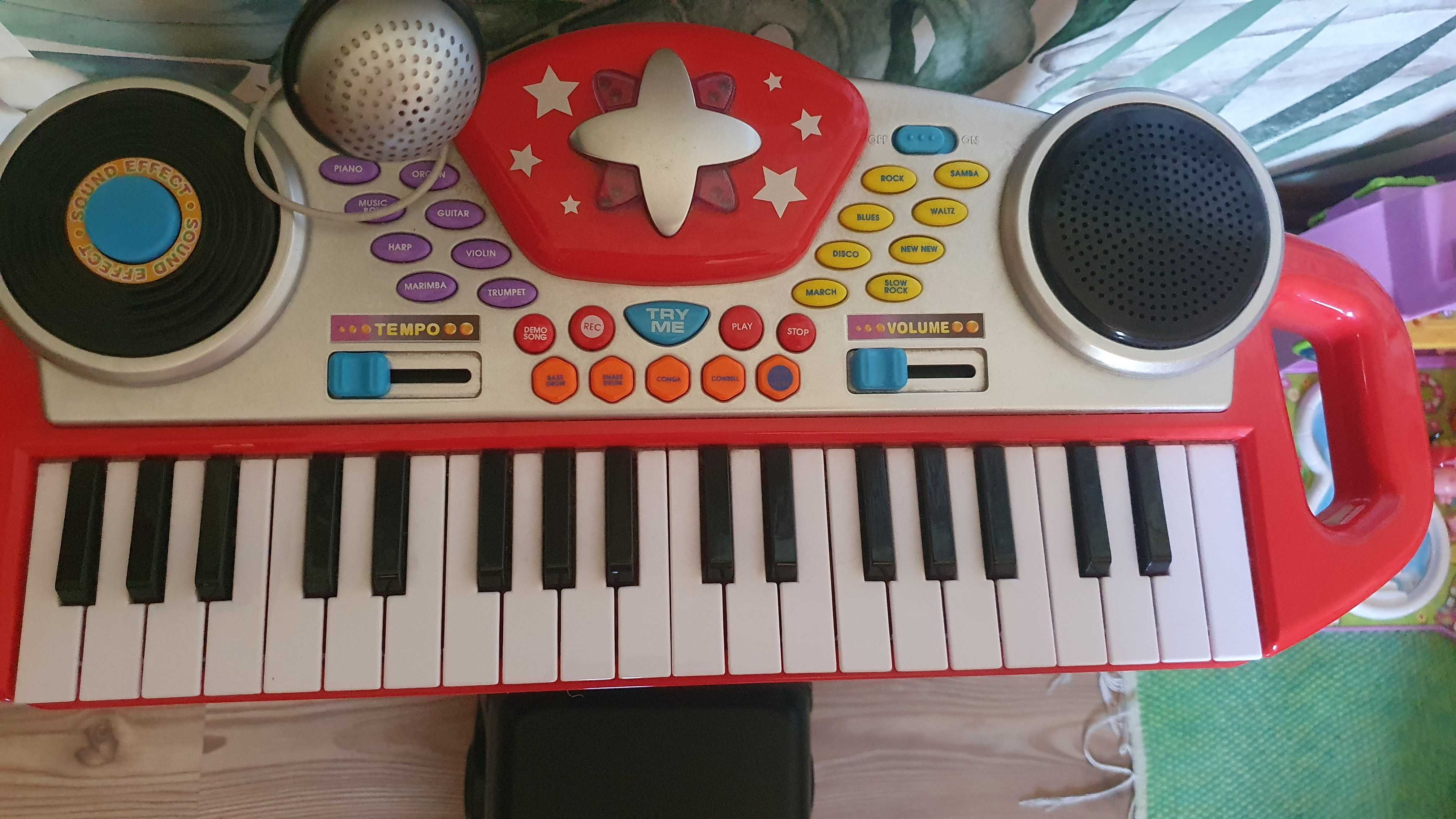 Piano infantil com banco