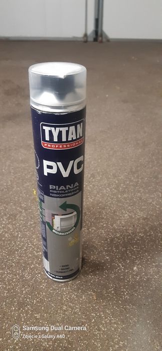 Sprzedam piankę montażową niskorozpręzna tytan