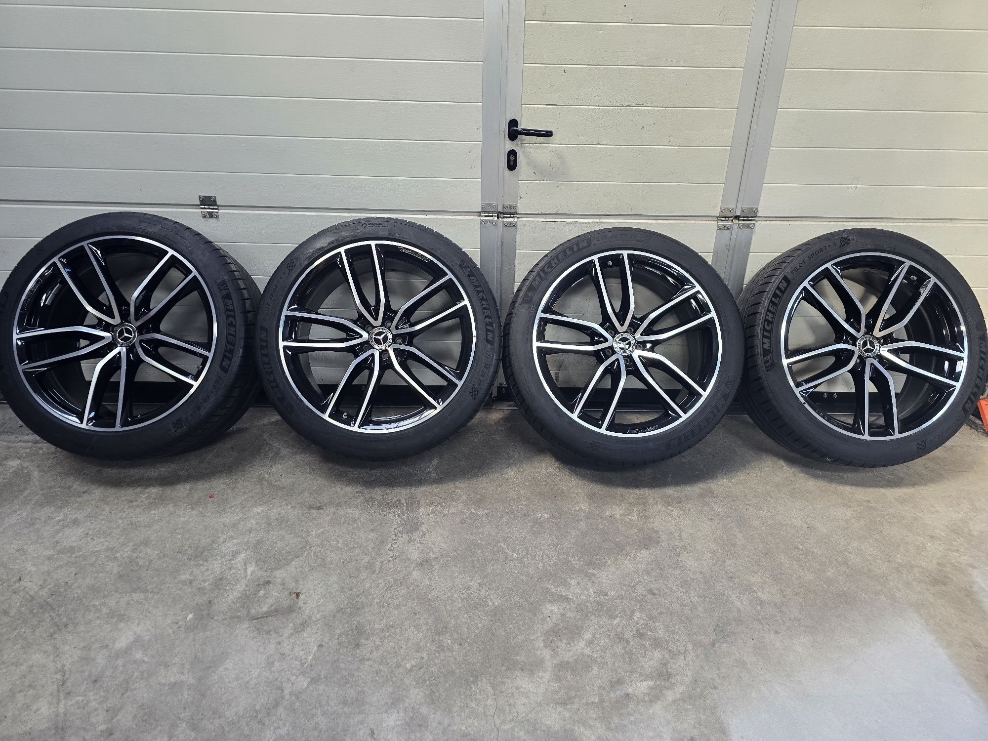 Koła Mercedes AMG  GLE  GLS 285/40zr23  325/35zr23