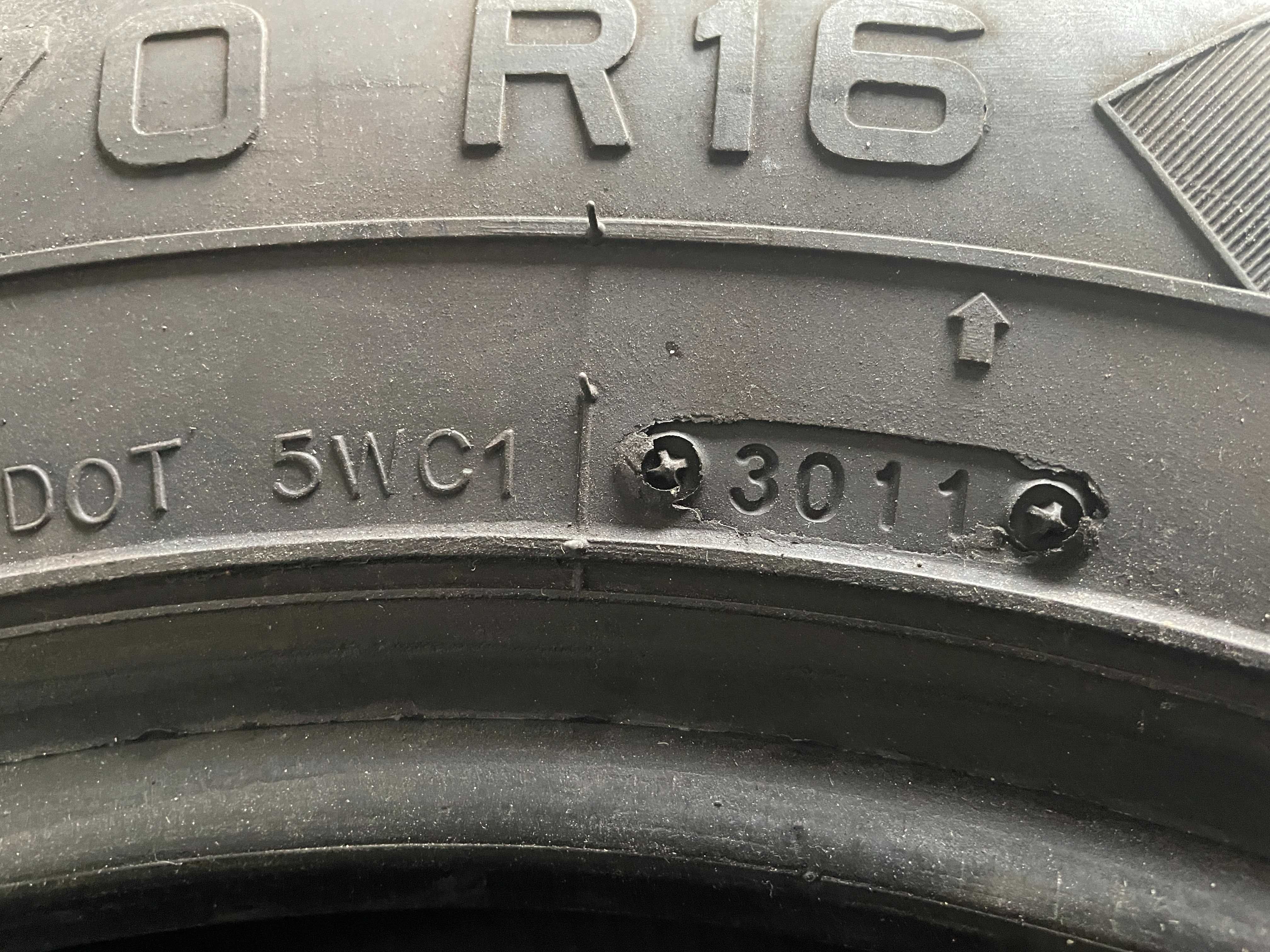 Komplet opon GT 215/70R16