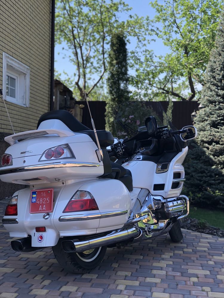 Свіжак! З Японії HONDA GL1800!