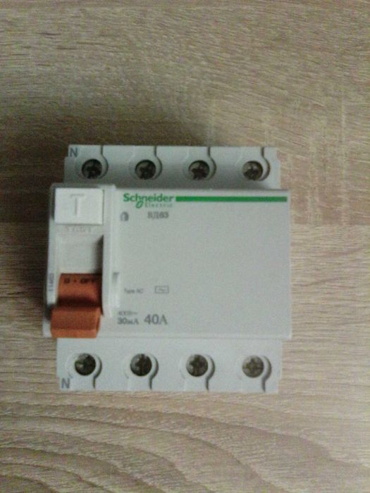 Диференційний вимикач навантаження ВД63, 4П, 40А,30МА