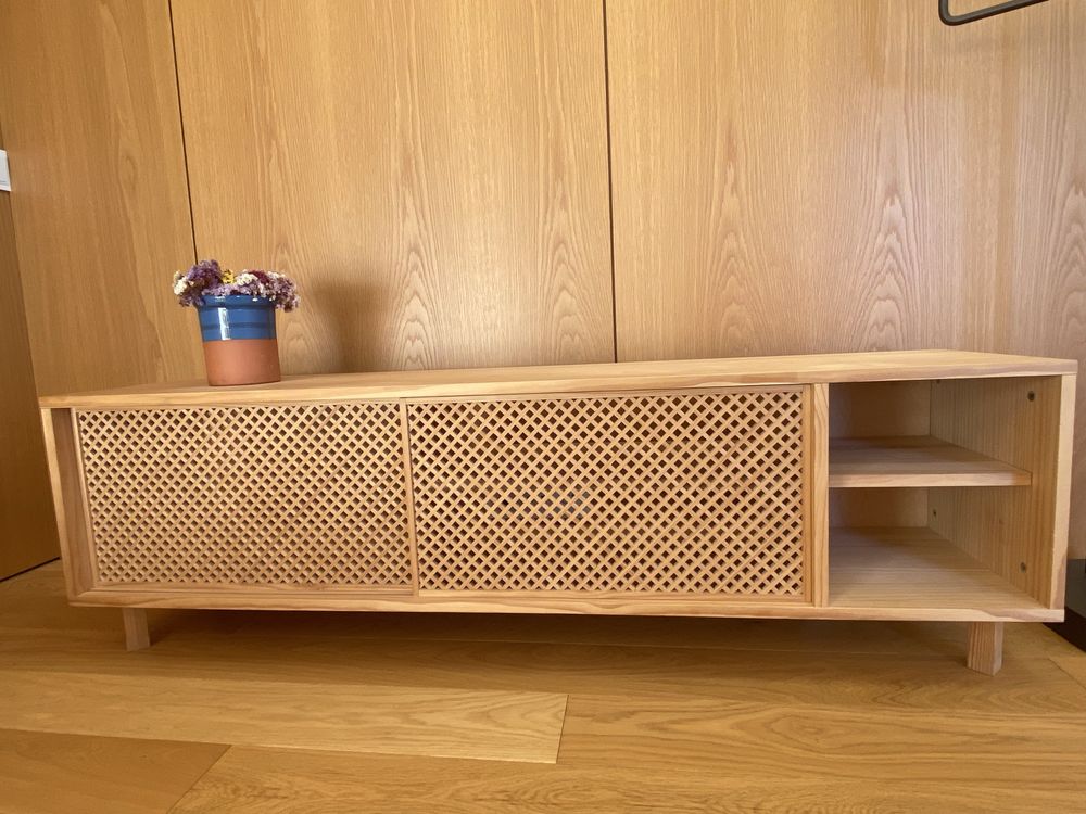 Movel TV pinho natural 150cm