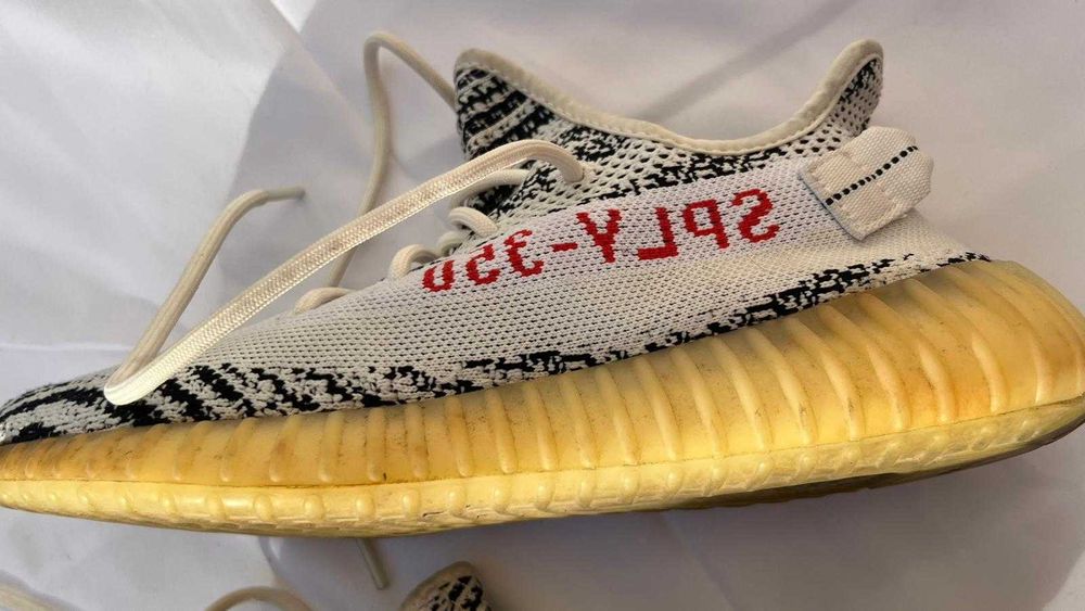 Yeezy Boost 350 V2 Zebra
