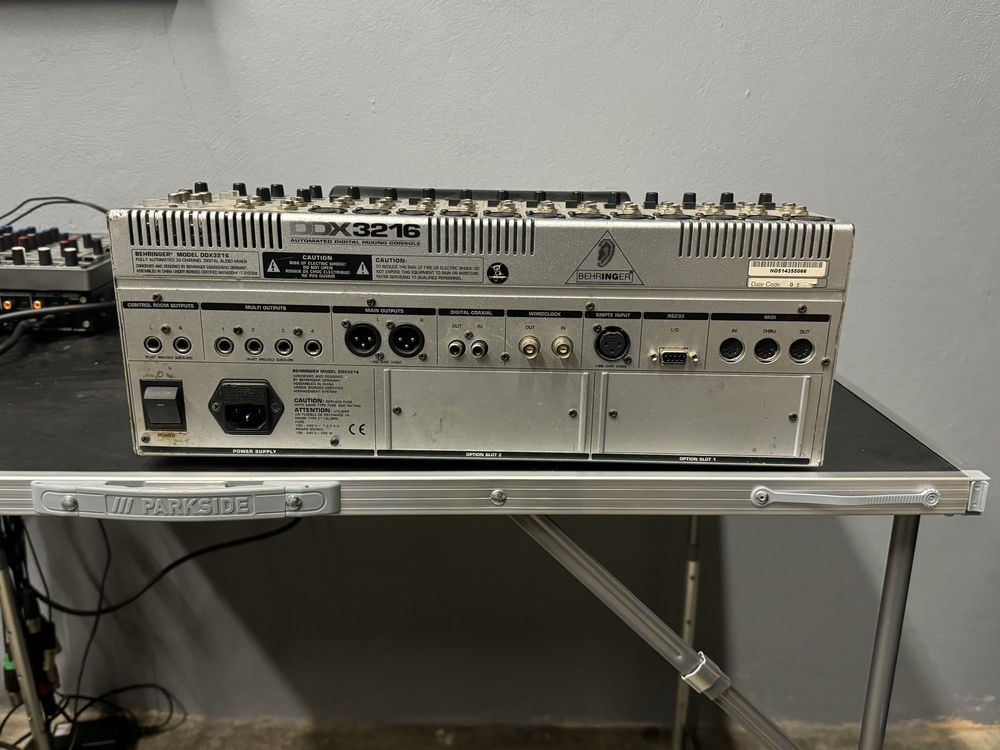 Mesa mistura behringer ddx3216 sem case
