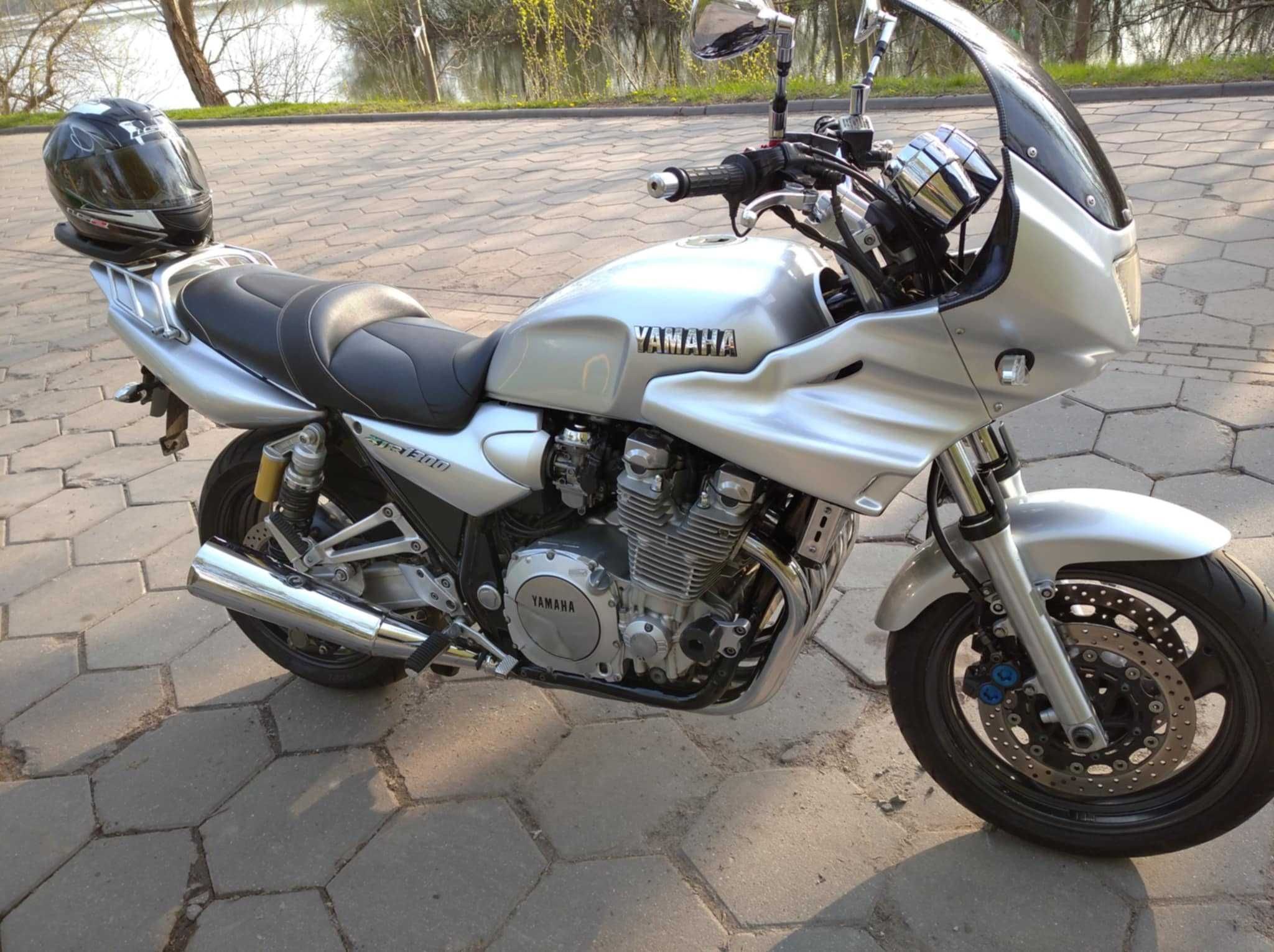 Motocykl Yamaha XJR 1300