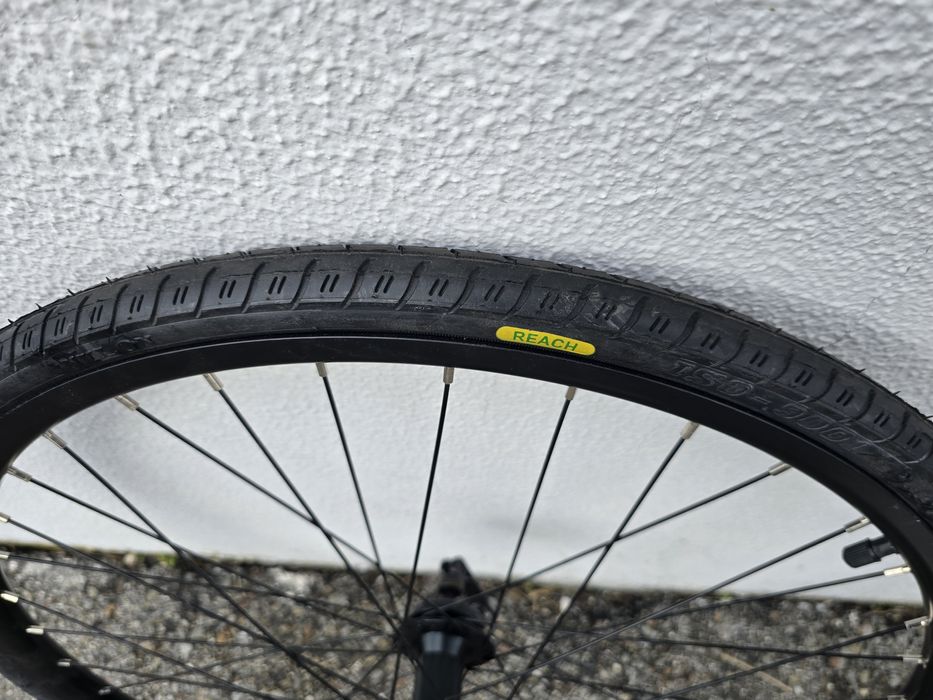 Par de rodas 26 de disco com pneus de estrada