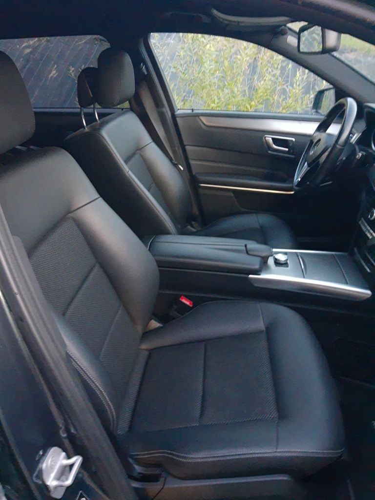 Mercedes E 220 Bluetec 135 tkm Avantgarde Biturbo 9G-tronic