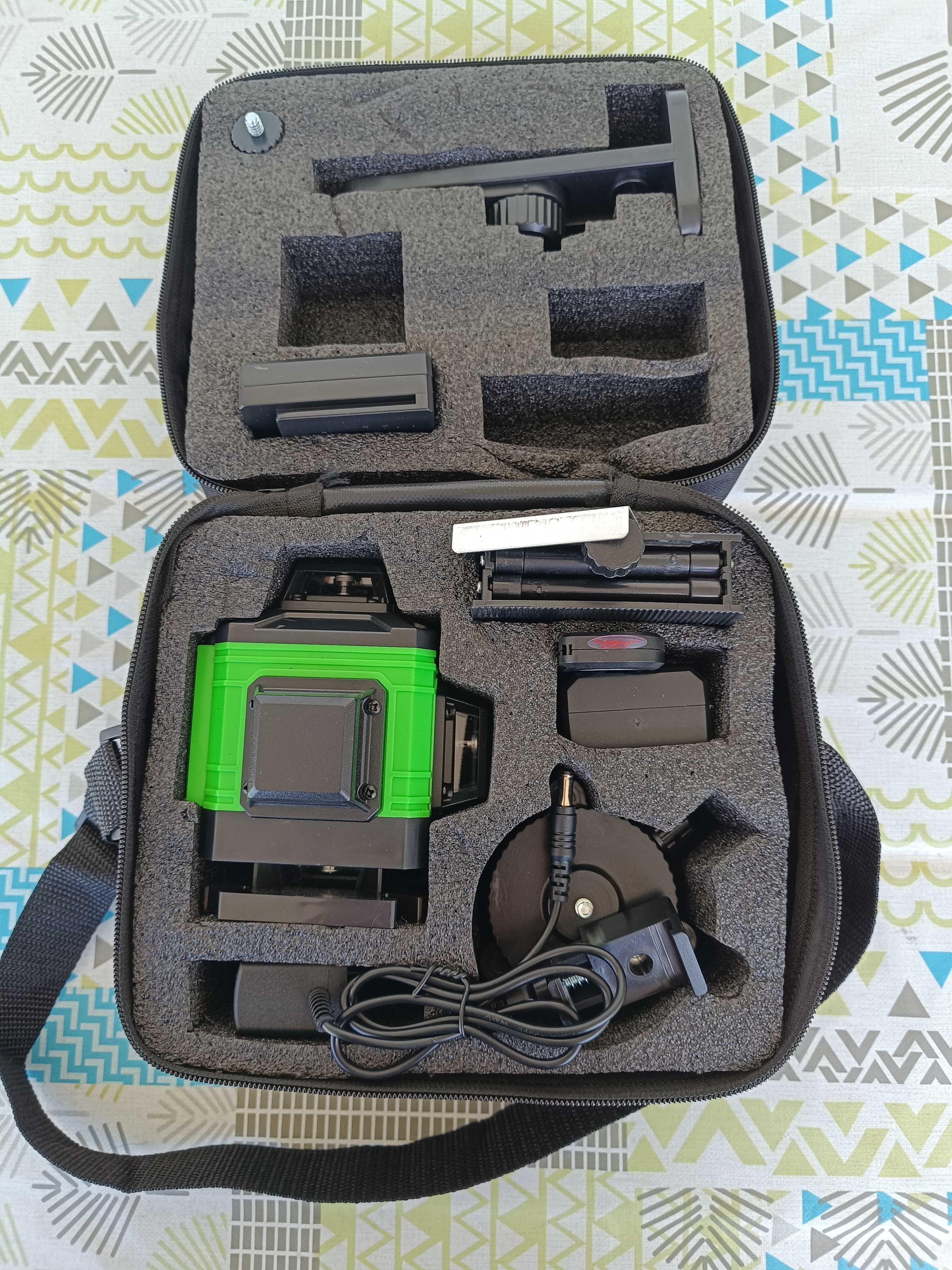Vendo nível laser 16 linhas autonivelante NOVO